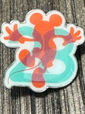5/$25 Disney Parks Mickey Mouse 23 Pin